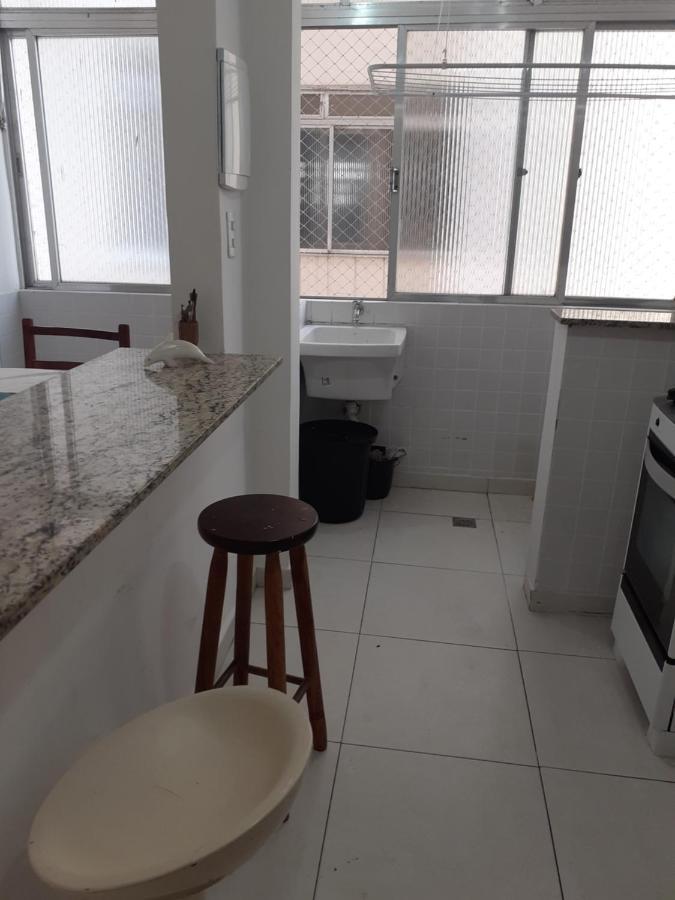 Apartamento Vento E Mar - 2 Quartos Com Sacada Na Quadra Da Praia Do Gonzaga Santos  Eksteriør bilde